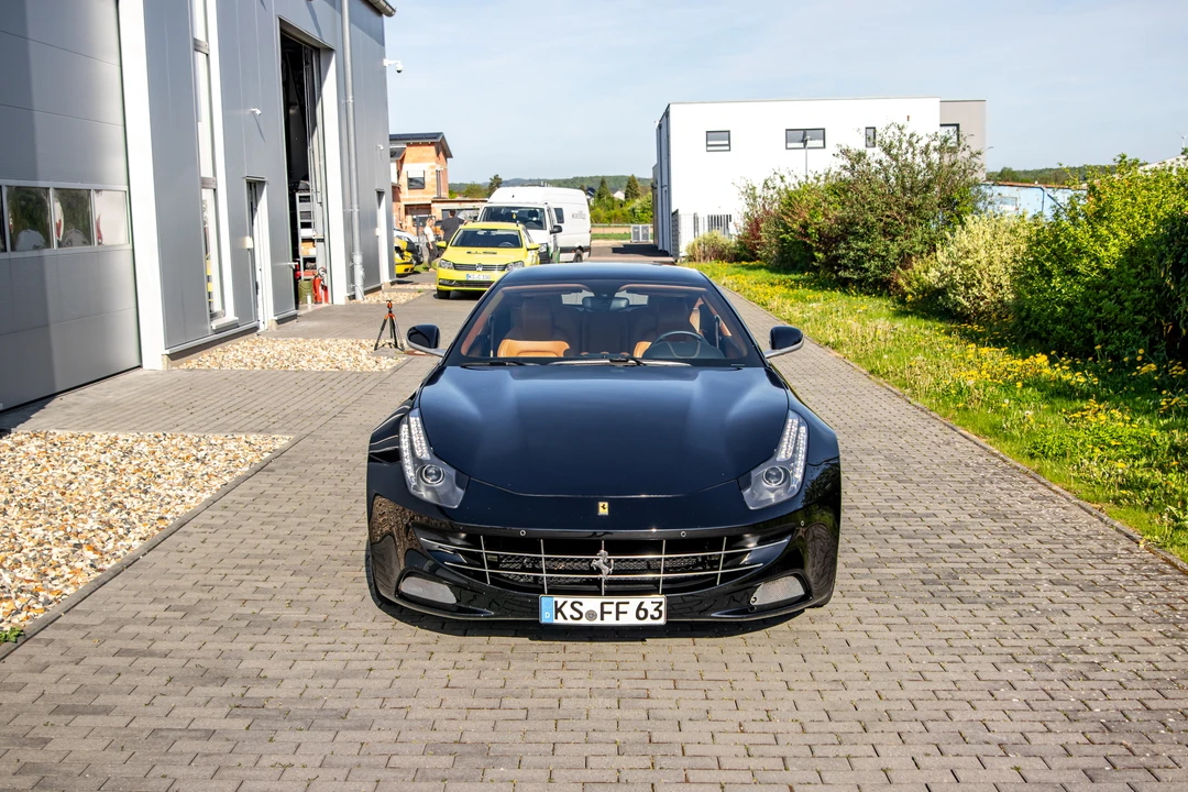 2015 Ferrari FF - Image 15 of 31