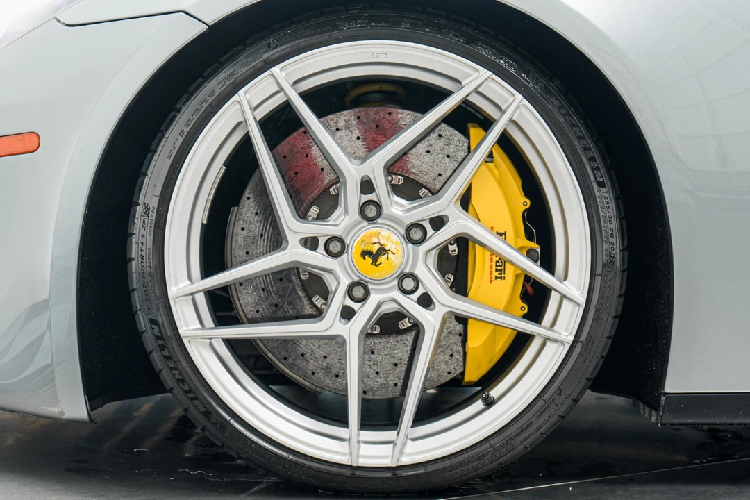 2015 Ferrari FF - Image 10 of 12