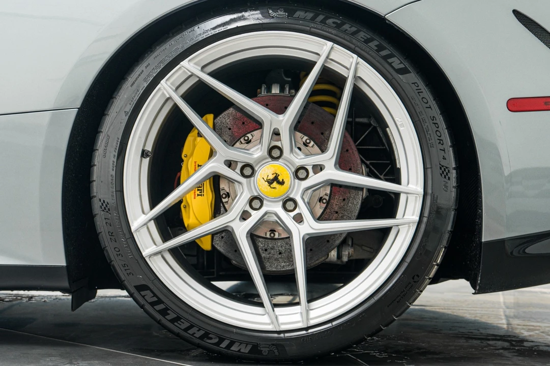 2015 Ferrari FF - Image 11 of 12