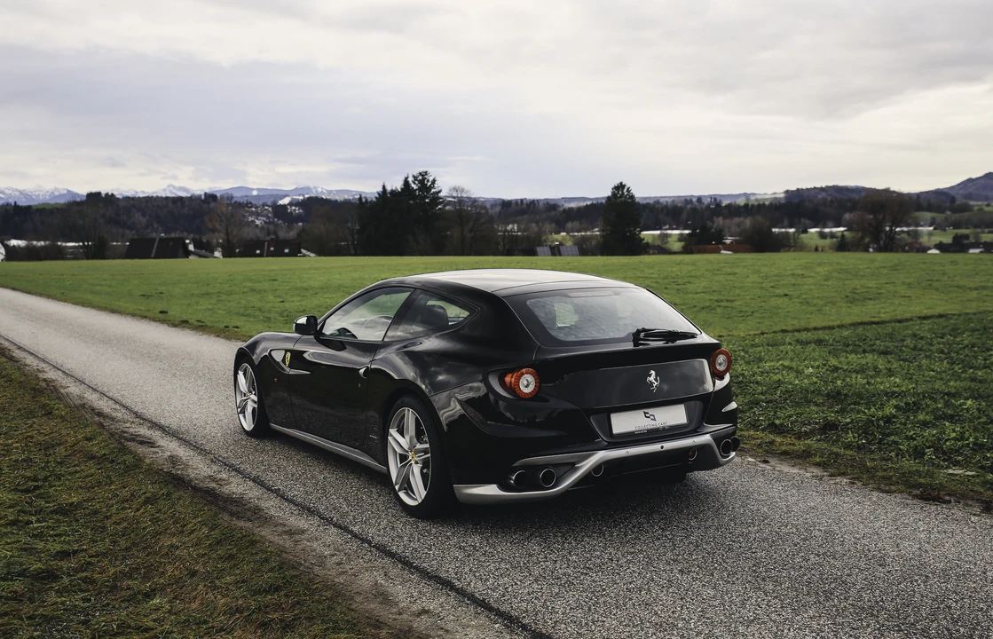 2015 Ferrari FF - Image 6 of 31