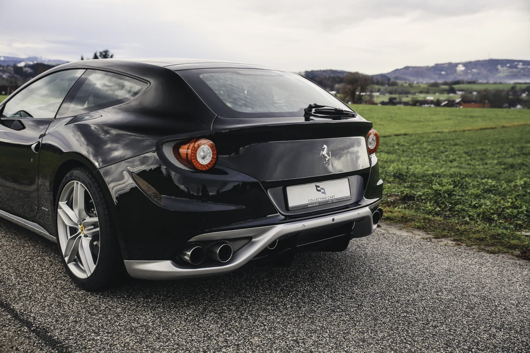2015 Ferrari FF - Image 26 of 31