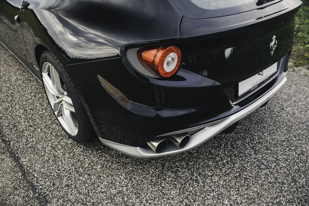 2015 Ferrari FF - Image 27 of 31