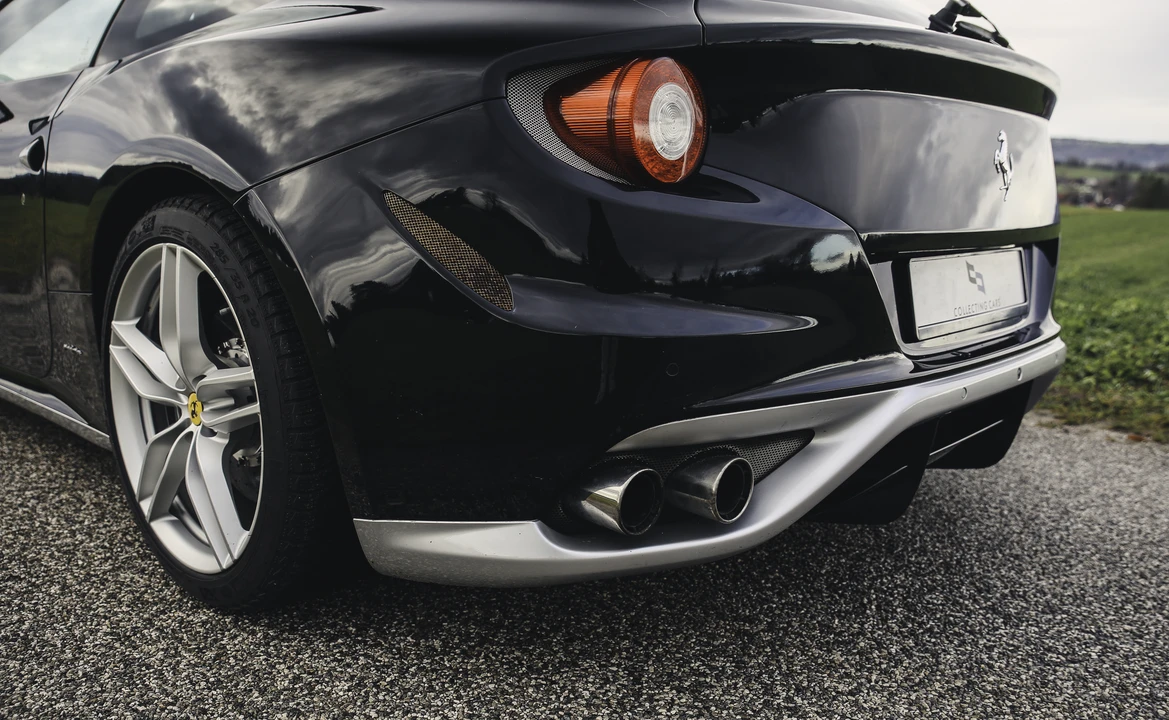 2015 Ferrari FF - Image 29 of 31