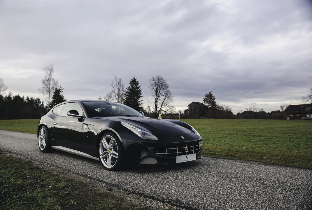 2015 Ferrari FF - Image 10 of 31
