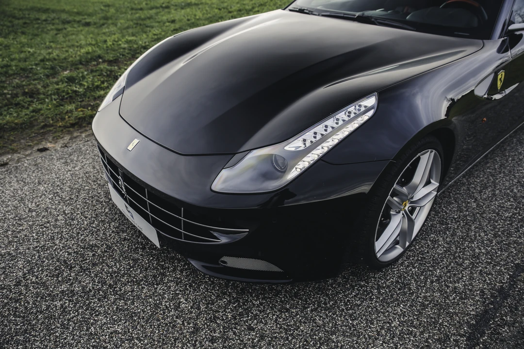 2015 Ferrari FF - Image 18 of 31