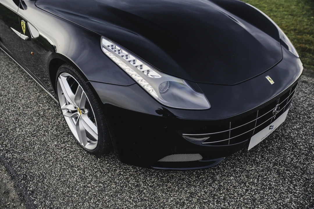 2015 Ferrari FF - Image 22 of 31