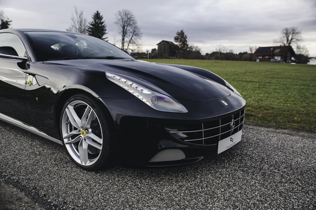 2015 Ferrari FF - Image 24 of 31