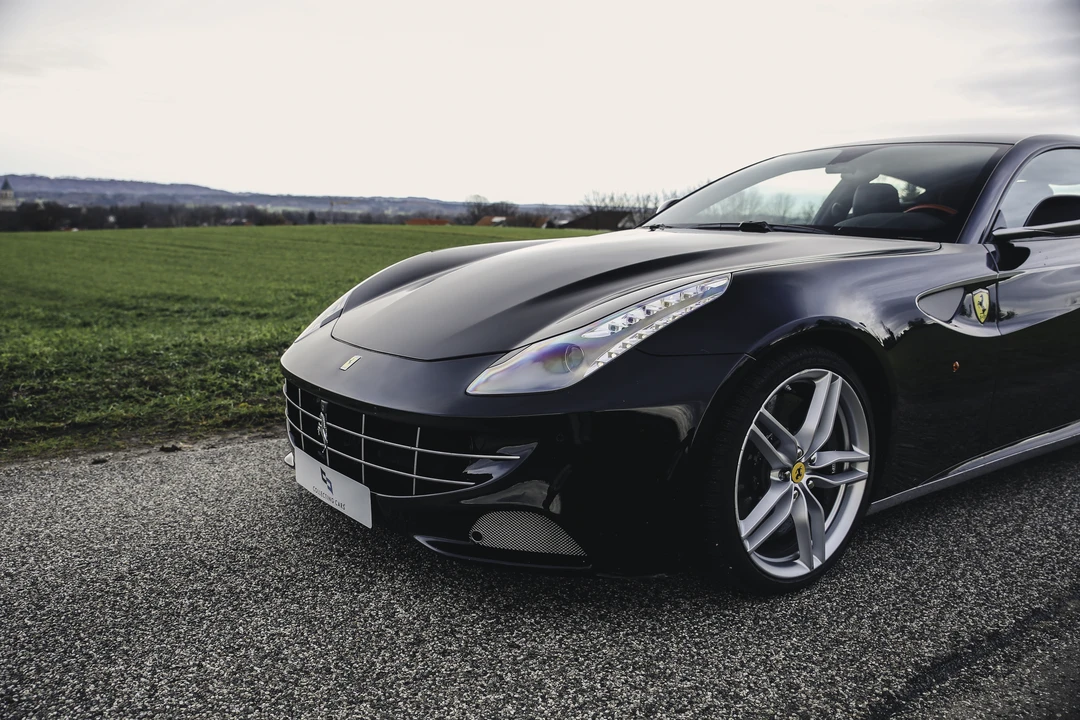 2015 Ferrari FF - Image 25 of 31