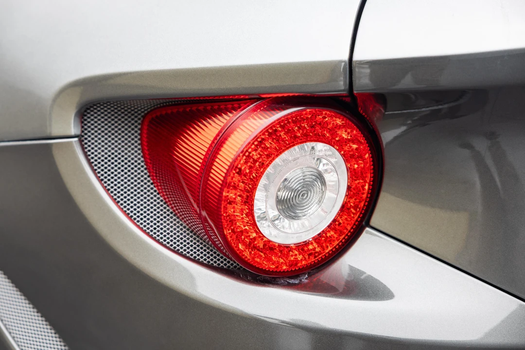 2015 Ferrari FF - Image 26 of 31