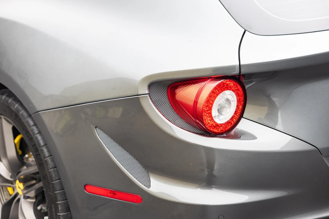 2015 Ferrari FF - Image 25 of 31