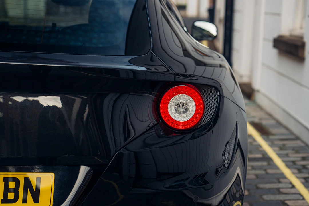 2015 Ferrari FF - Image 28 of 31