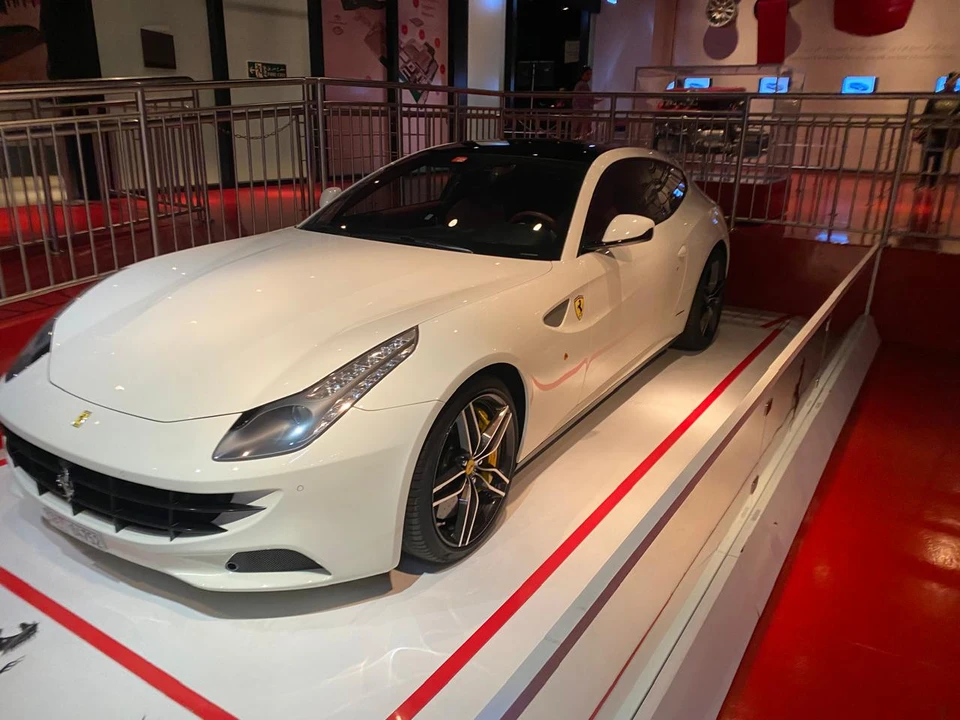 2015 Ferrari FF - Image 11 of 31