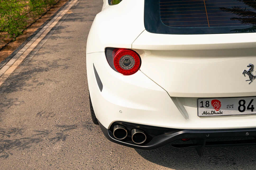 2015 Ferrari FF - Image 15 of 31