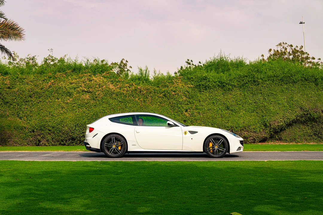 2015 Ferrari FF - Image 8 of 31