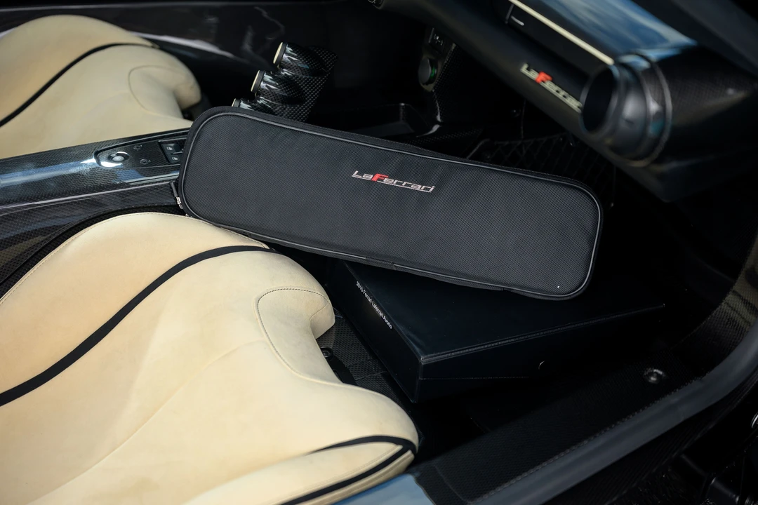 2015 Ferrari LaFerrari - Image 30 of 31