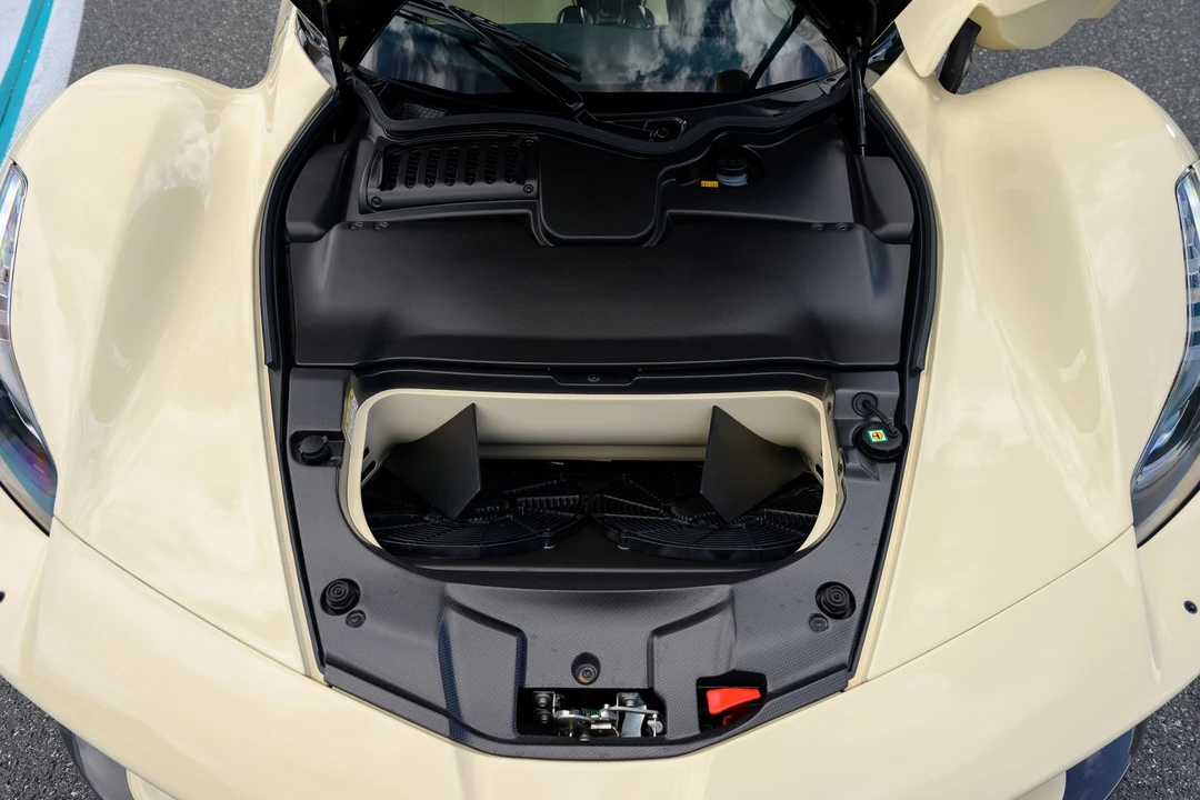 2015 Ferrari LaFerrari - Image 22 of 31