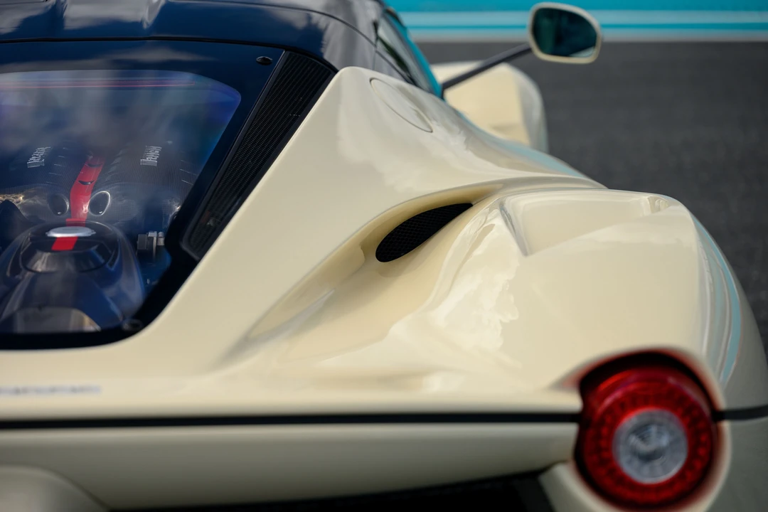 2015 Ferrari LaFerrari - Image 14 of 31
