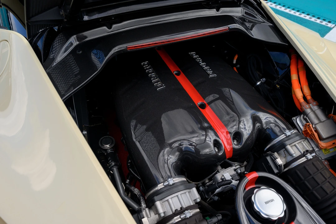 2015 Ferrari LaFerrari - Image 6 of 31