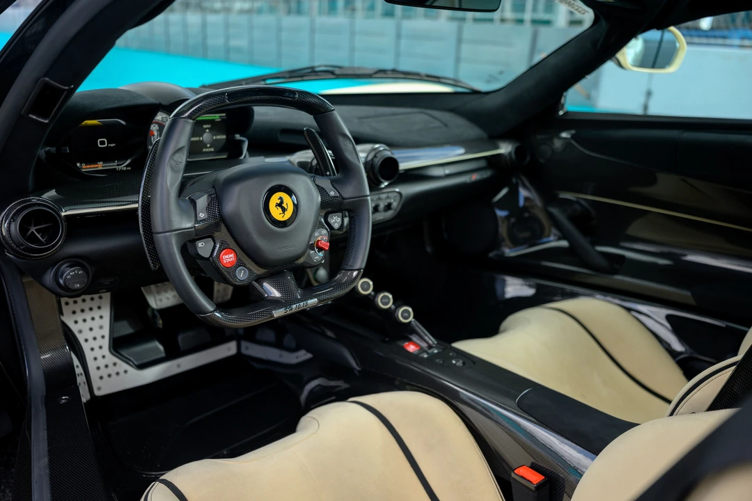 2015 Ferrari LaFerrari - Image 5 of 31