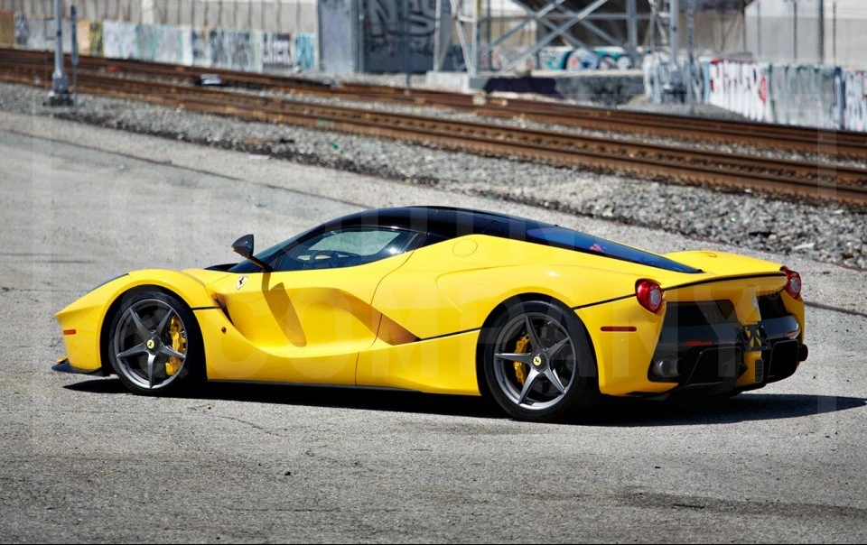2015 Ferrari LaFerrari - Image 10 of 25