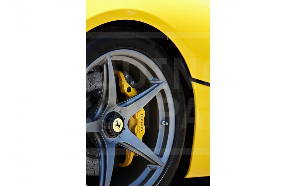 2015 Ferrari LaFerrari - Image 20 of 25