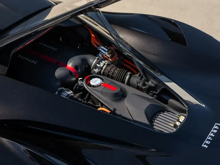 2015 Ferrari LaFerrari - Image 4 of 31
