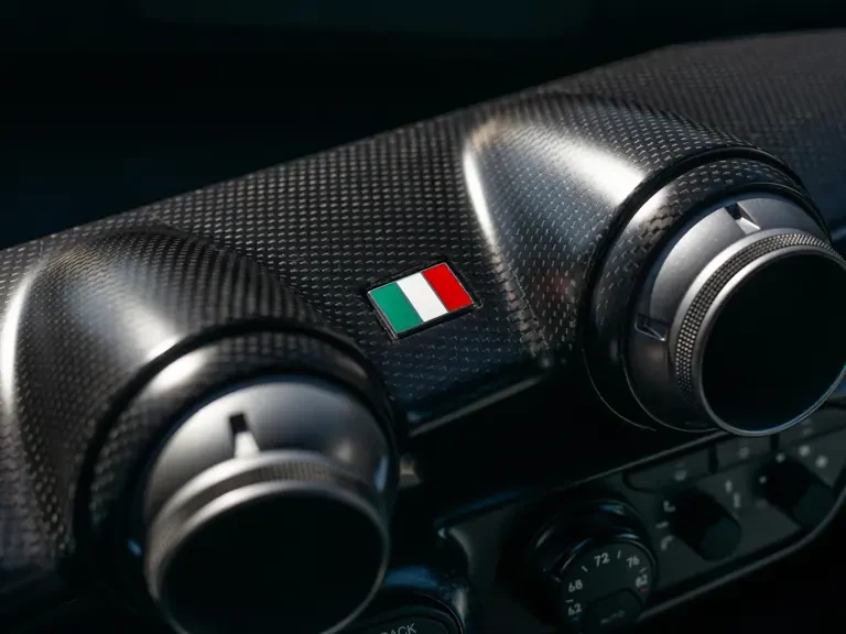 2015 Ferrari LaFerrari - Image 25 of 31
