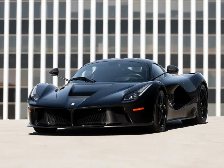 2015 Ferrari LaFerrari - Image 2 of 31