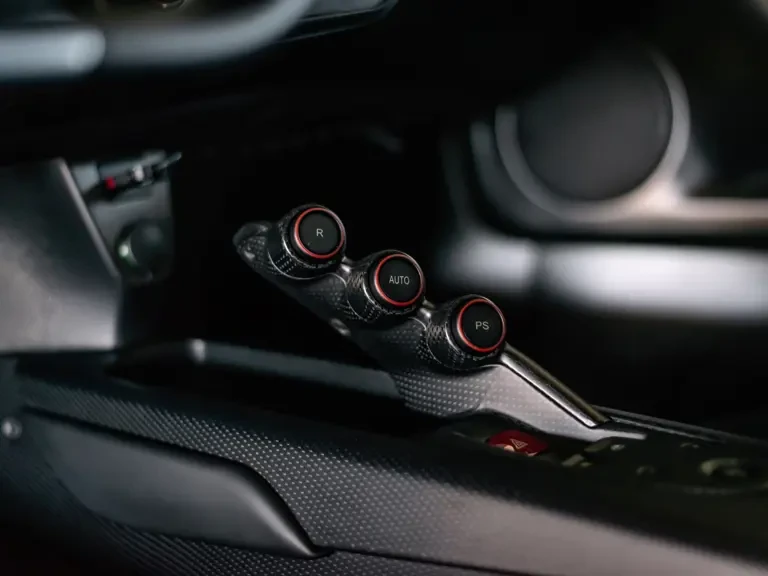 2015 Ferrari LaFerrari - Image 17 of 31
