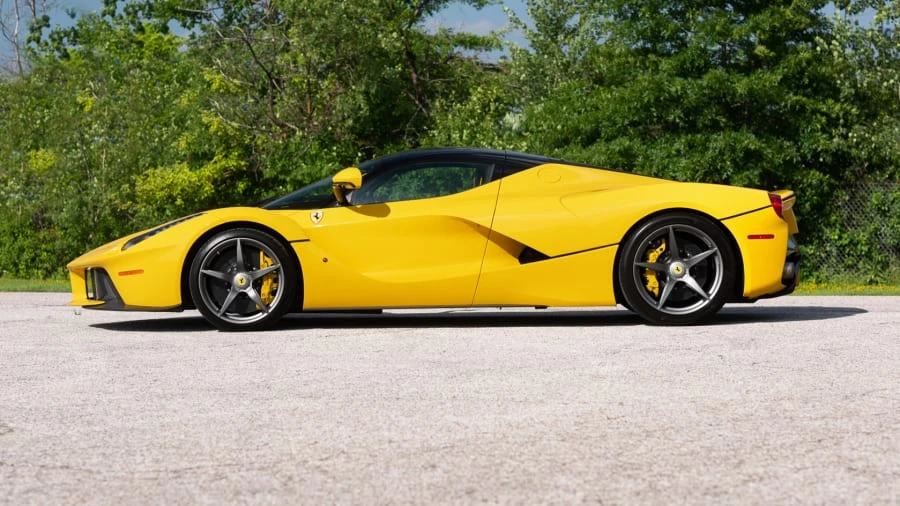 2015 Ferrari LaFerrari - Image 2 of 20