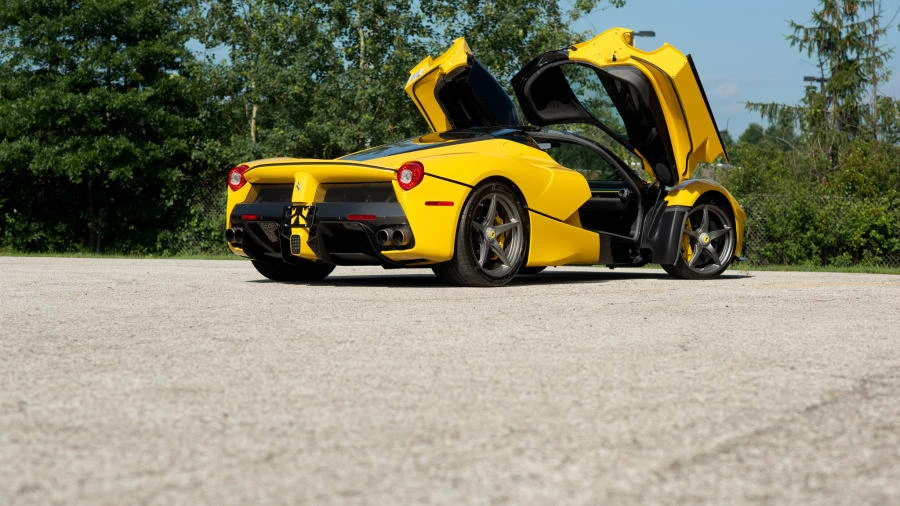 2015 Ferrari LaFerrari - Image 15 of 20