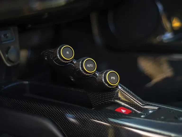2015 Ferrari LaFerrari - Image 16 of 29