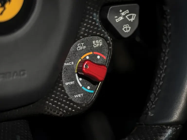 2015 Ferrari LaFerrari - Image 15 of 29