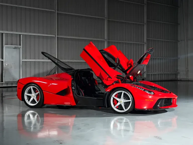 2015 Ferrari LaFerrari - Image 12 of 31
