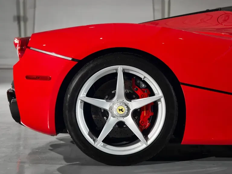 2015 Ferrari LaFerrari - Image 15 of 31