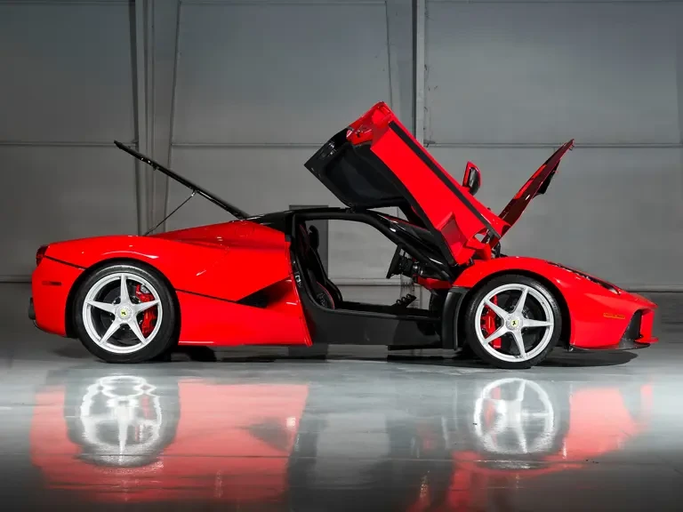 2015 Ferrari LaFerrari - Image 8 of 31