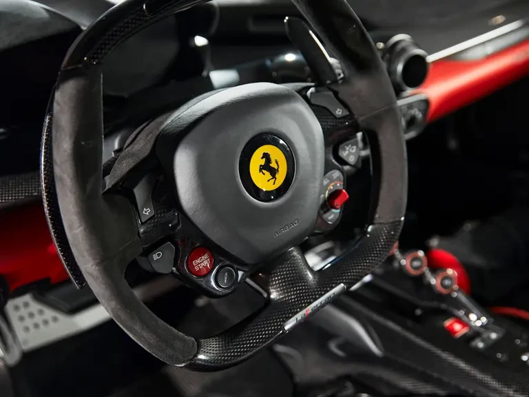 2015 Ferrari LaFerrari - Image 27 of 31