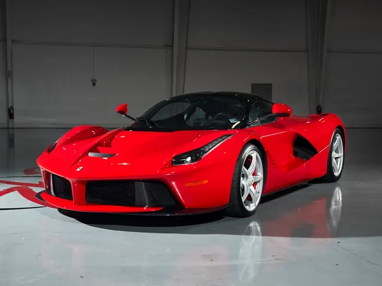 2015 Ferrari LaFerrari - Image 2 of 31