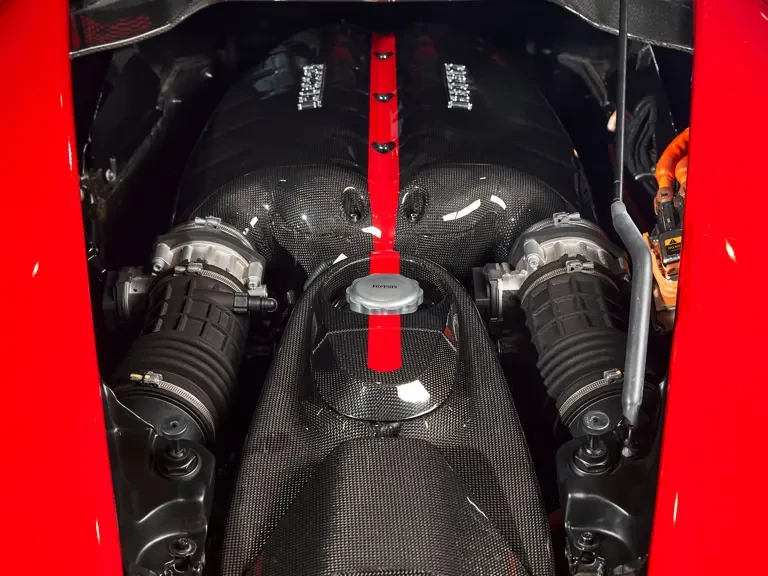 2015 Ferrari LaFerrari - Image 4 of 31