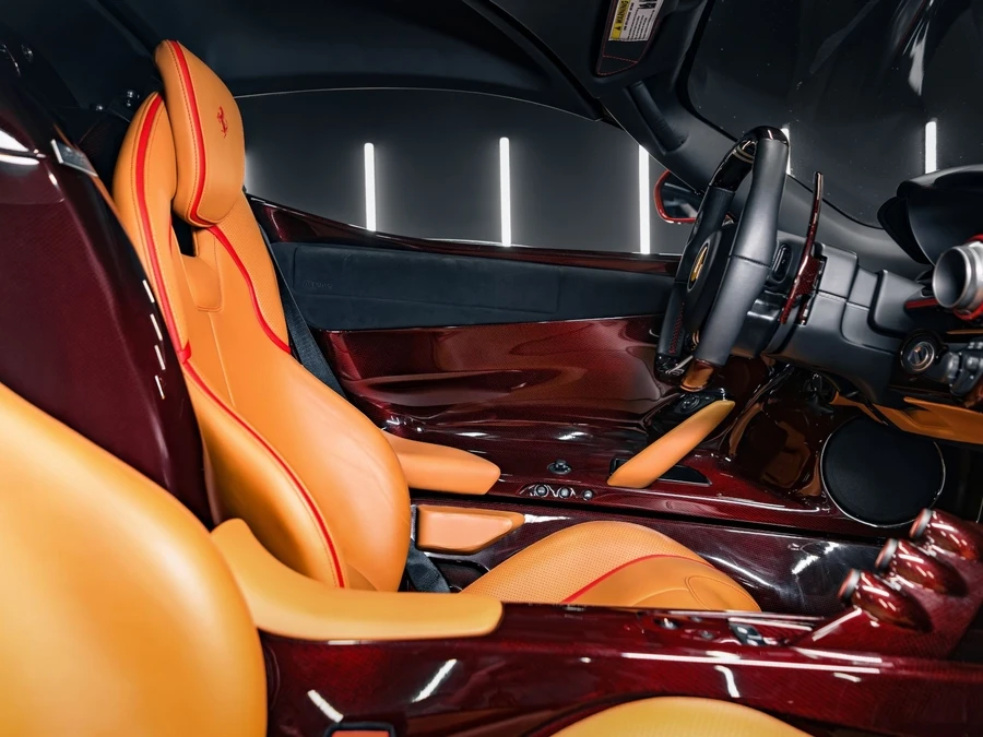 2015 Ferrari LaFerrari - Image 29 of 31