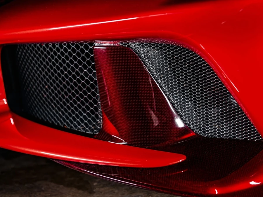 2015 Ferrari LaFerrari - Image 24 of 31