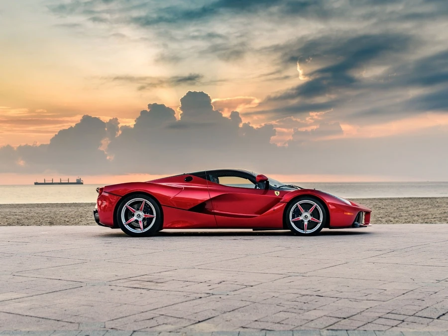 2015 Ferrari LaFerrari - Image 11 of 31