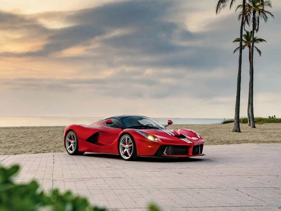 2015 Ferrari LaFerrari - Image 10 of 31