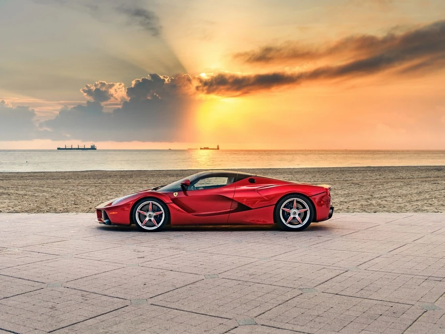 2015 Ferrari LaFerrari - Image 4 of 31