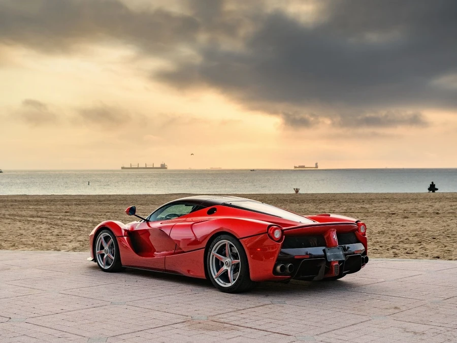 2015 Ferrari LaFerrari - Image 8 of 31