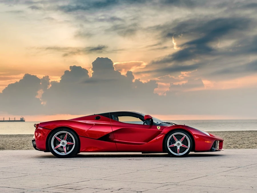 2015 Ferrari LaFerrari - Image 7 of 31