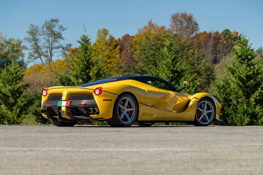 2015 Ferrari LaFerrari - Image 3 of 31