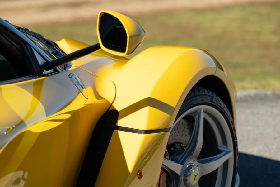 2015 Ferrari LaFerrari - Image 25 of 31