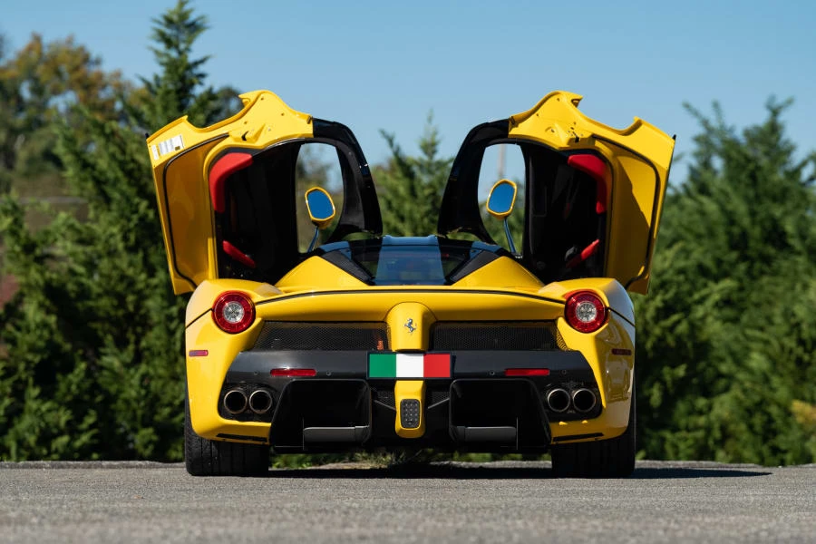 2015 Ferrari LaFerrari - Image 5 of 31
