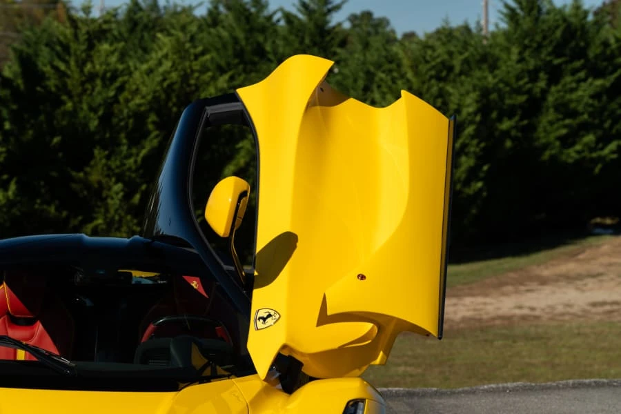 2015 Ferrari LaFerrari - Image 23 of 31